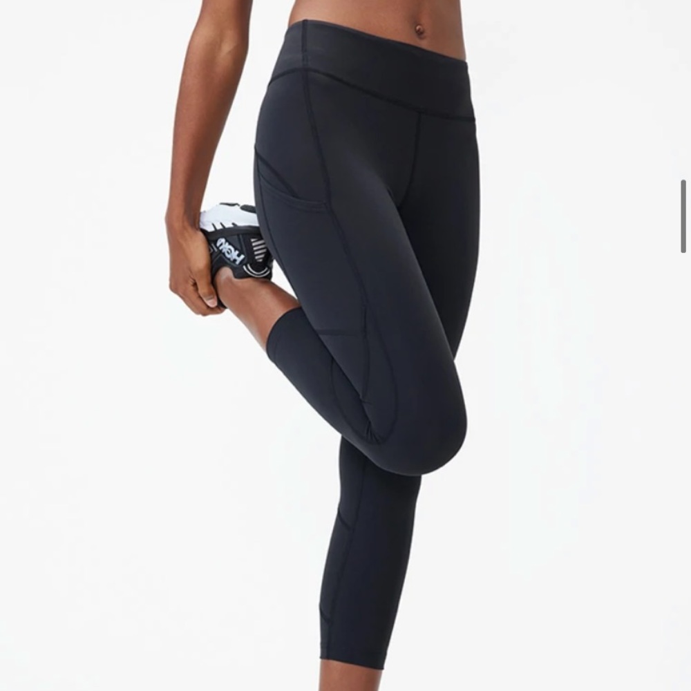 Outdoor Voices Zoom Crop Leggings Size S NWT